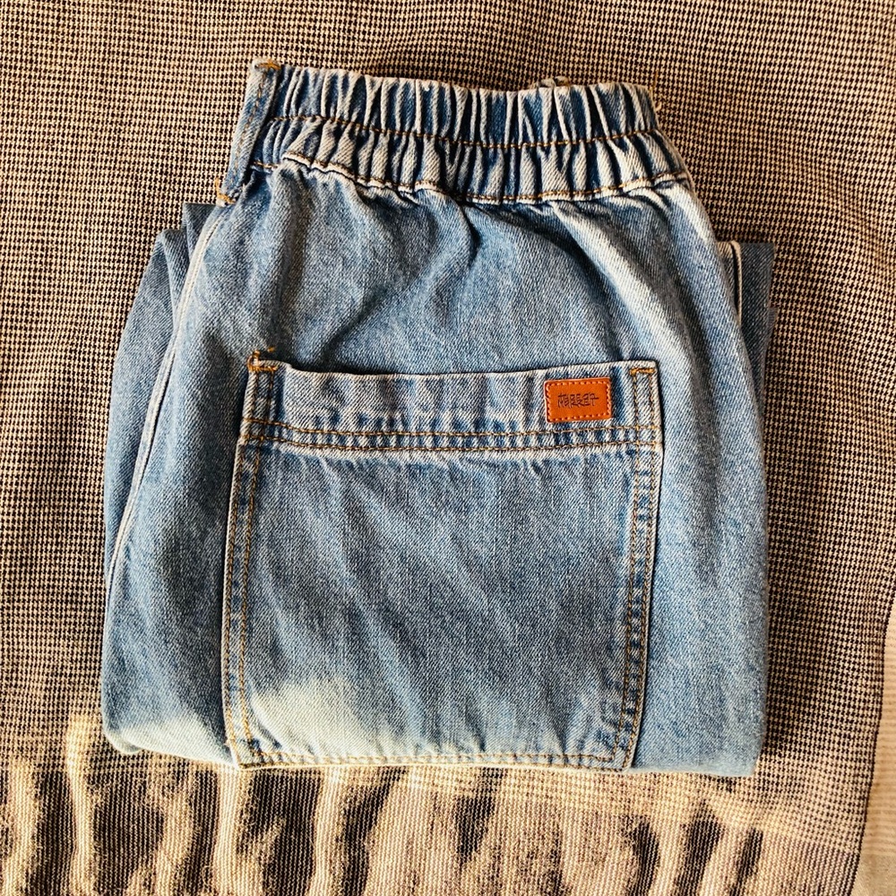 Mom Jeans! - Picture 3 of 8